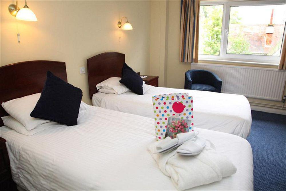Oaklands Hotel Thorpe St Andrew Szoba fotó